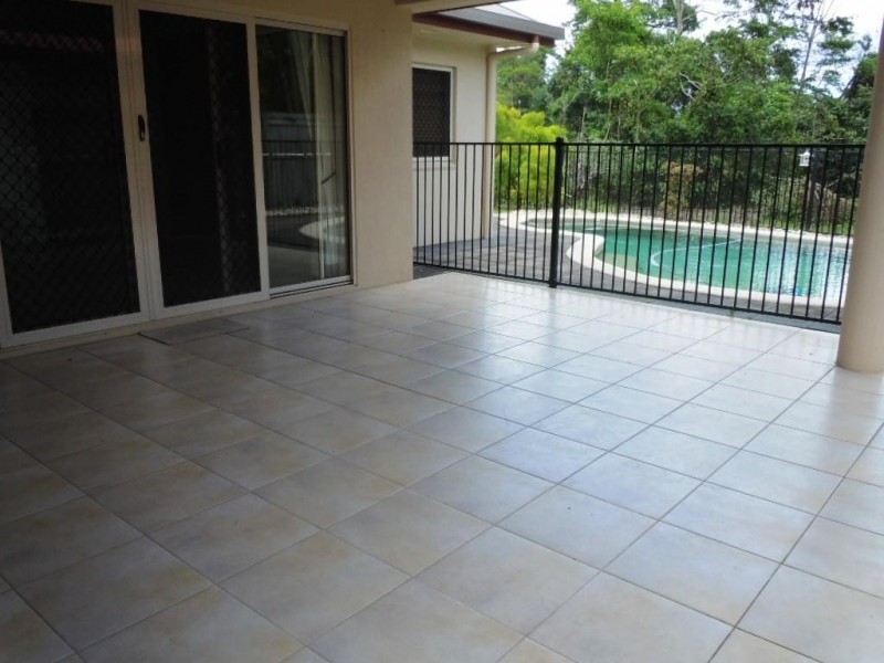 37 Chesterfield Close, Brinsmead QLD 4870