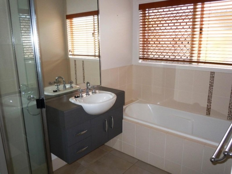 37 Chesterfield Close, Brinsmead QLD 4870