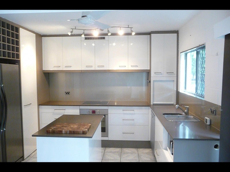 2/323 Mcleod Street, Cairns QLD 4870
