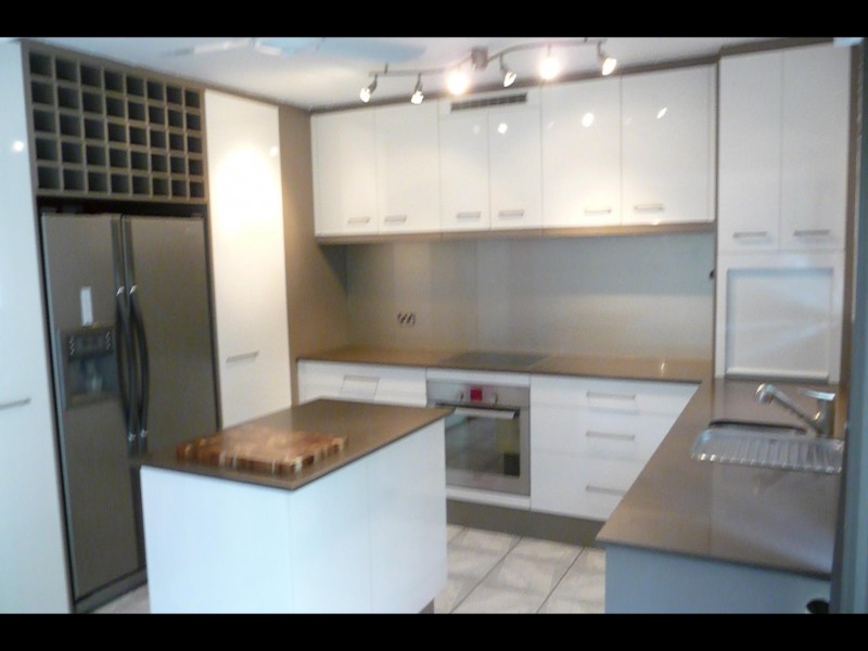 2/323 Mcleod Street, Cairns QLD 4870