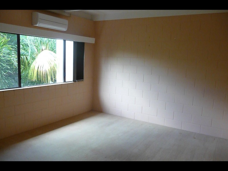 2/323 Mcleod Street, Cairns QLD 4870