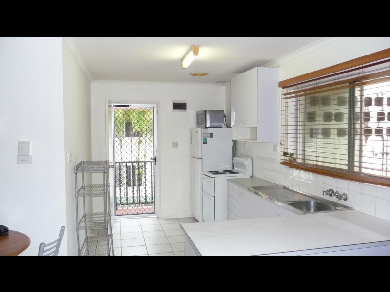 10/284 Lake Street, Cairns QLD 4870