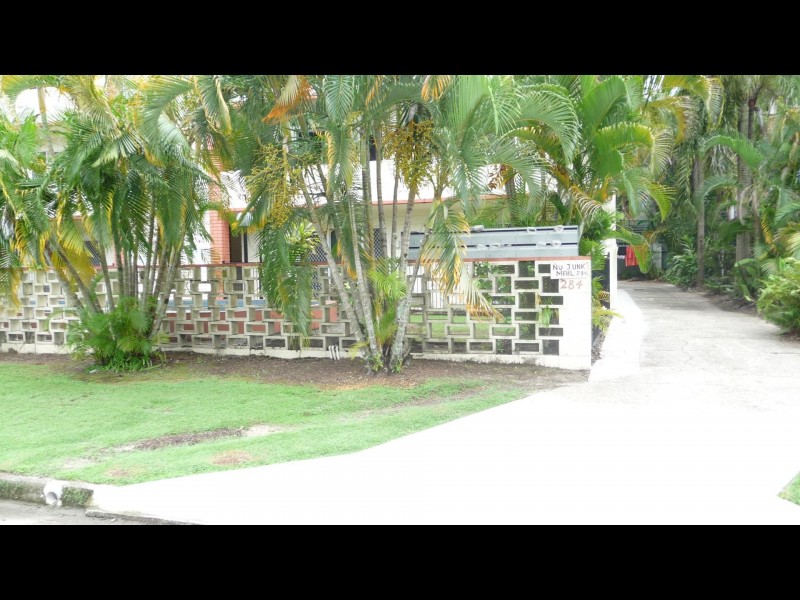 10/284 Lake Street, Cairns QLD 4870