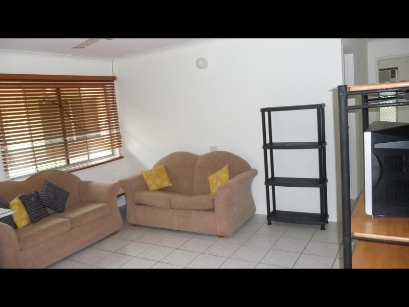 10/284 Lake Street, Cairns QLD 4870