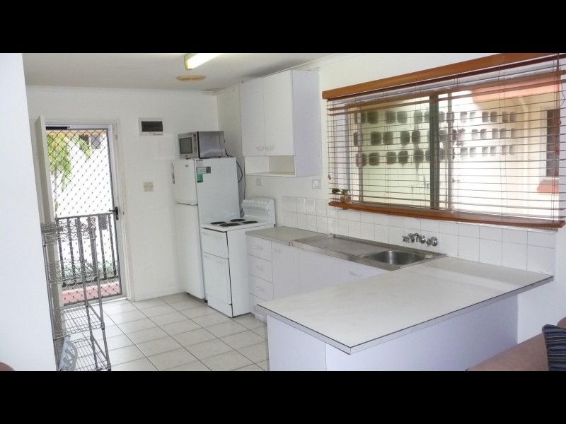 10/284 Lake Street, Cairns QLD 4870