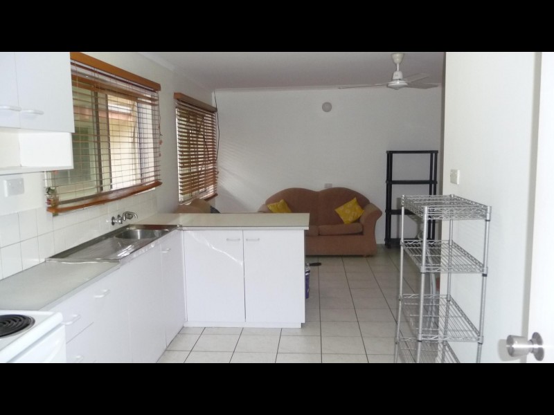 10/284 Lake Street, Cairns QLD 4870