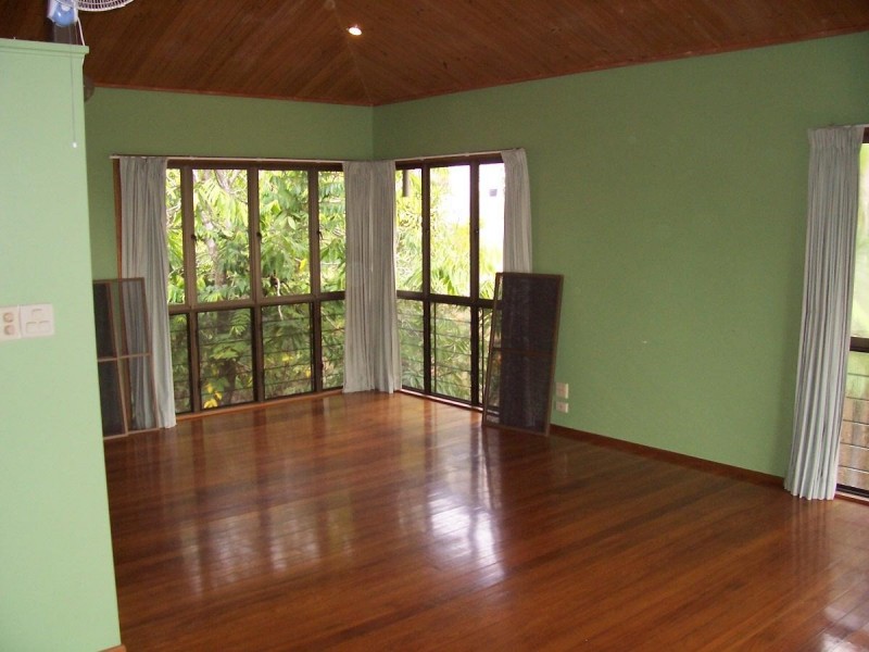 9-11 Cochrane, Stratford QLD 4870