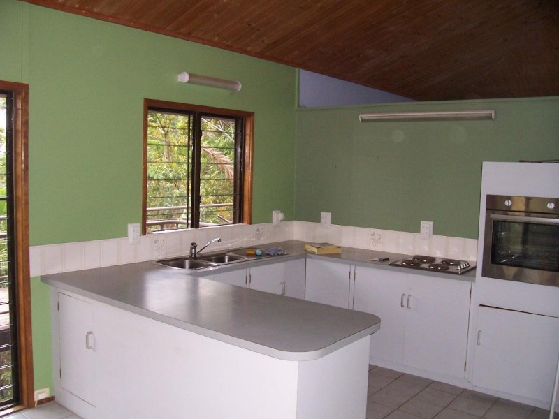 9-11 Cochrane, Stratford QLD 4870