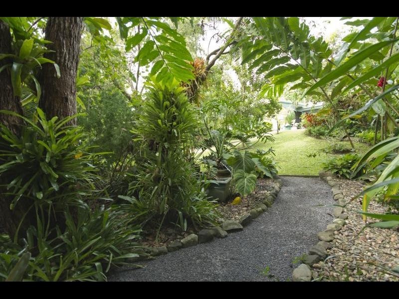 36 Minerva Avenue, Mooroobool QLD 4870