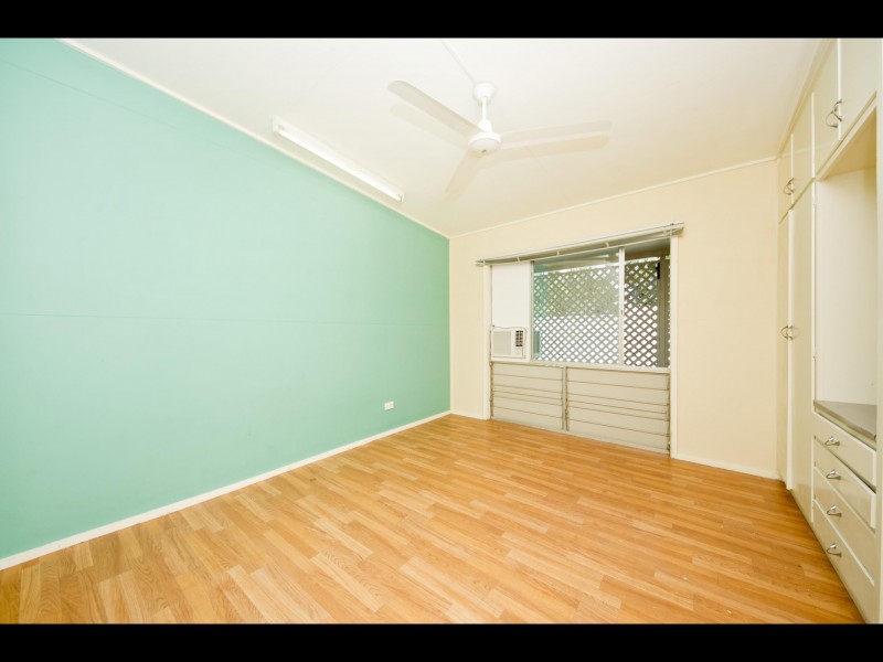 85 Upper Miles Street, Manoora QLD 4870