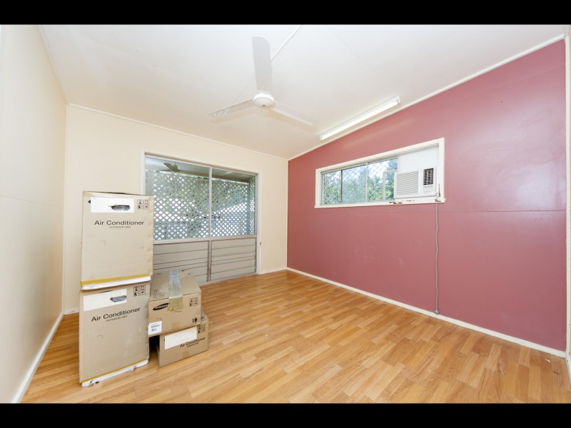 85 Upper Miles Street, Manoora QLD 4870