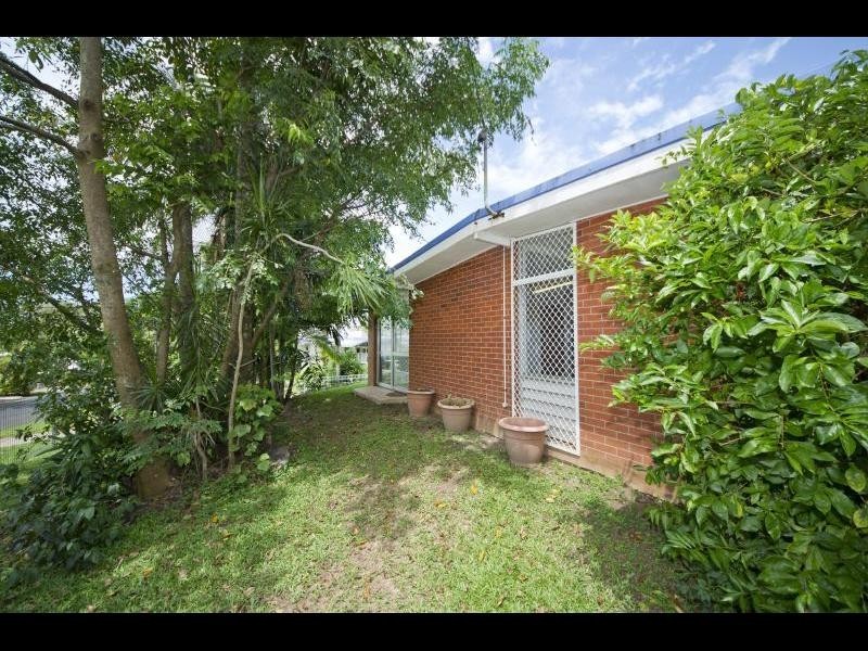 85 Upper Miles Street, Manoora QLD 4870