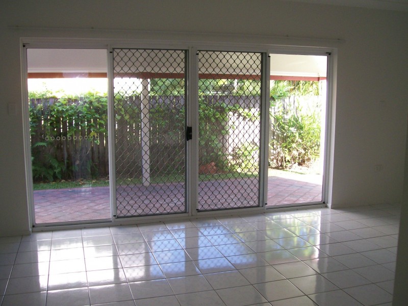 3/30  Springfield Crescent, Manoora QLD 4870