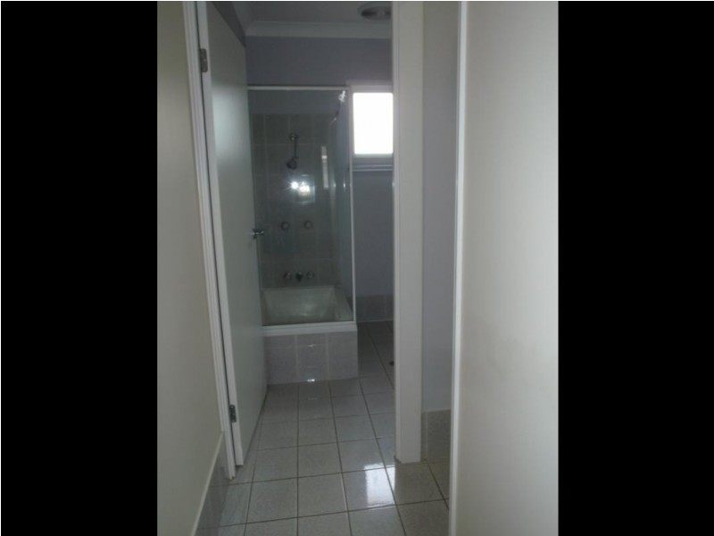 9/15 Springfield Crescent, Manoora QLD 4870