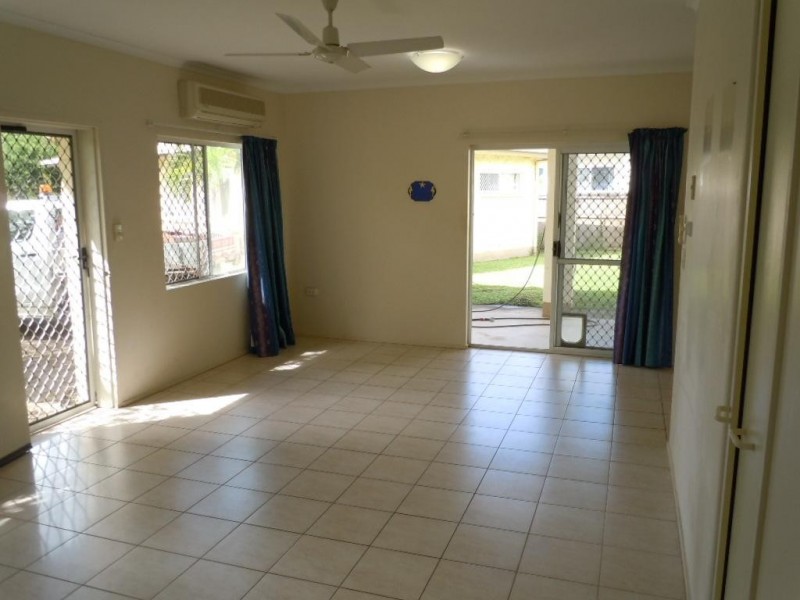 1/9 Deshon Street, Whitfield QLD 4870
