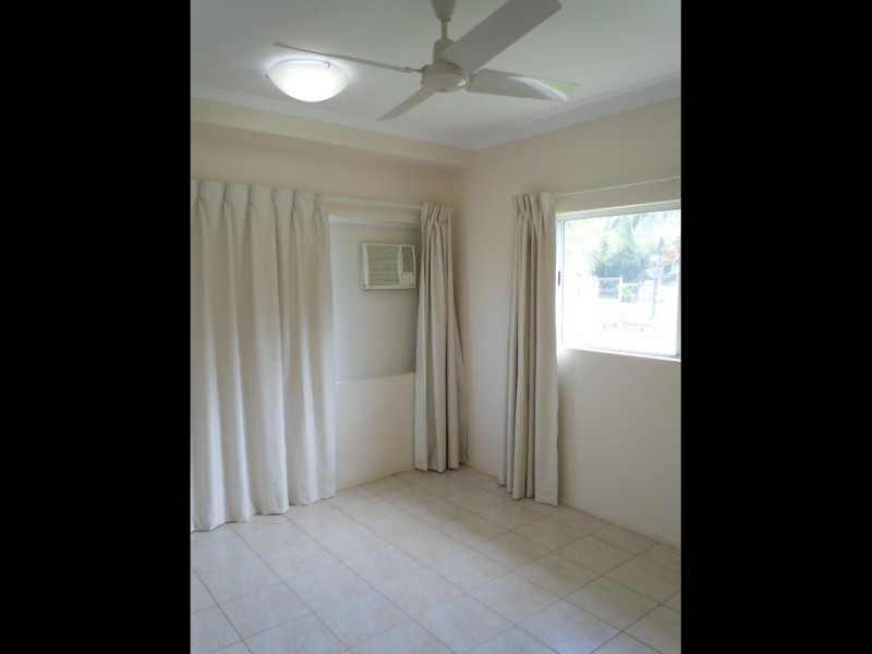 1/9 Deshon Street, Whitfield QLD 4870