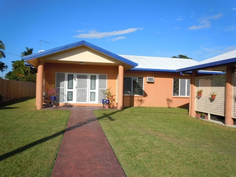 16 Ireland Crescent, Whitfield QLD 4870