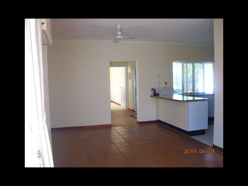 16 Ireland Crescent, Whitfield QLD 4870
