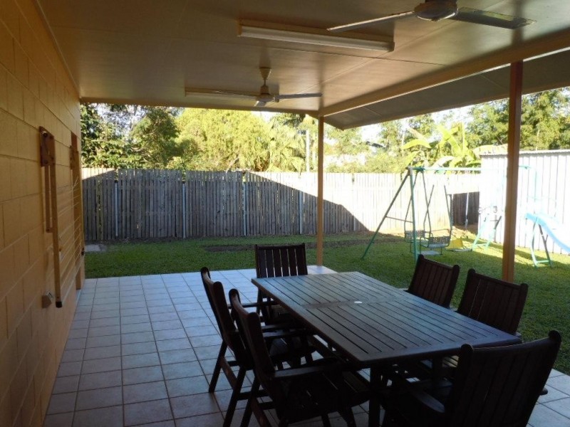 16 Ireland Crescent, Whitfield QLD 4870