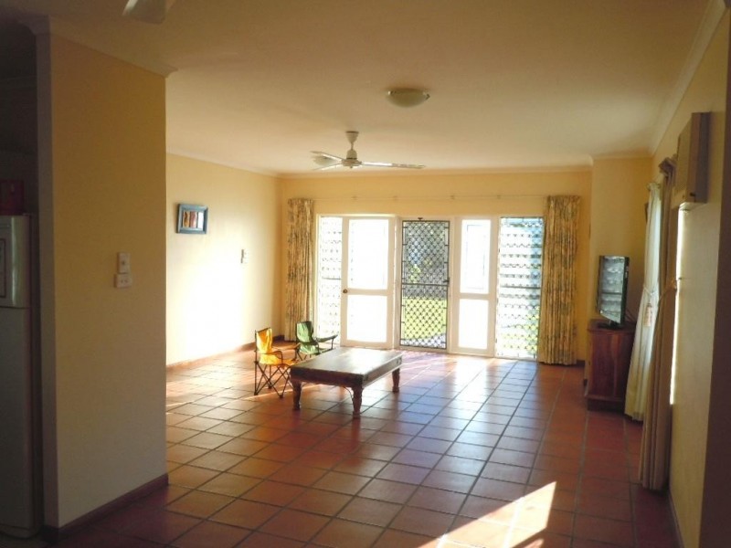 16 Ireland Crescent, Whitfield QLD 4870