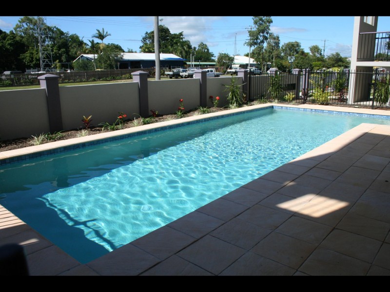 1/2 Cannon Street, Manunda QLD 4870