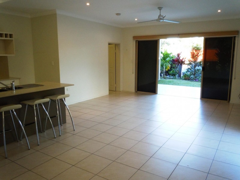 1/2 Cannon Street, Manunda QLD 4870
