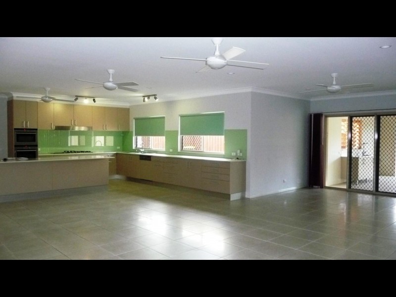 73 Koppen Terrace, Mooroobool QLD 4870
