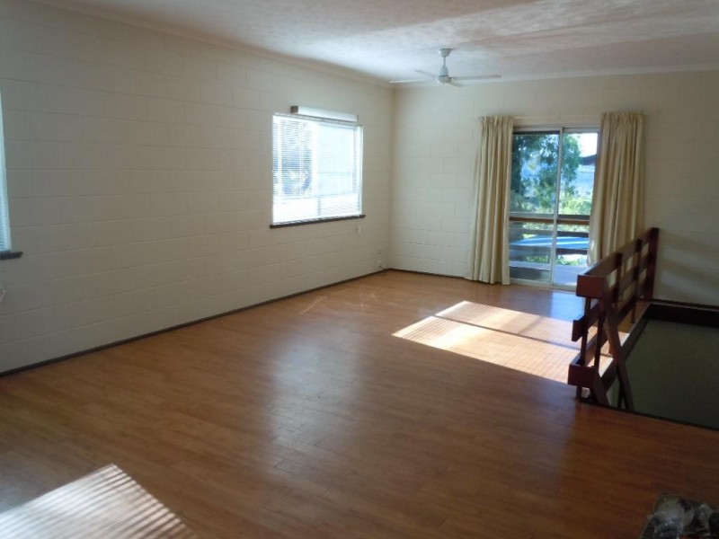 13 Slate Close, Brinsmead QLD 4870