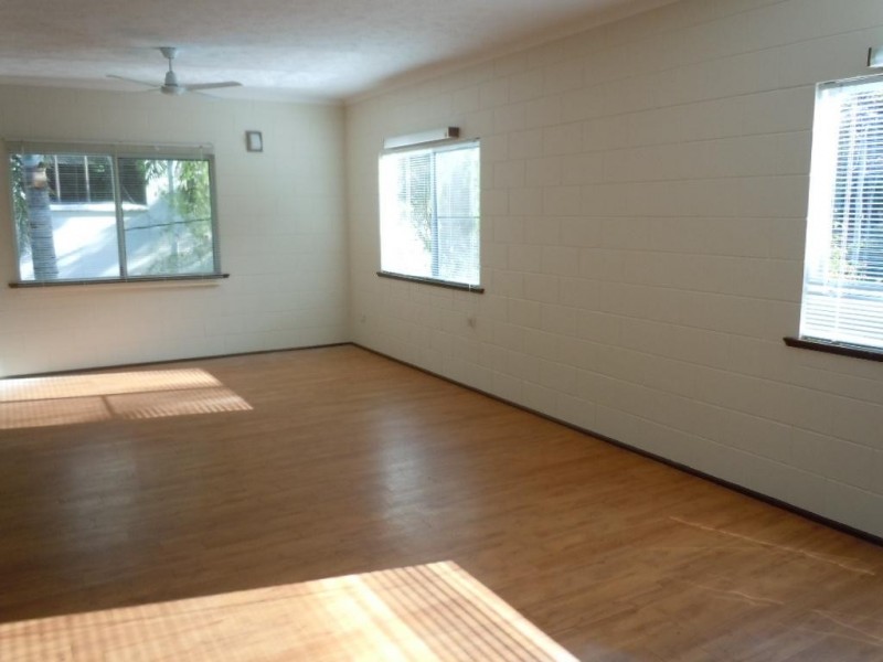 13 Slate Close, Brinsmead QLD 4870