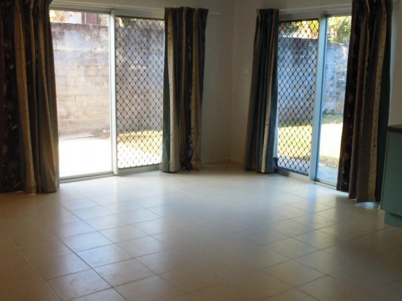 13 Slate Close, Brinsmead QLD 4870