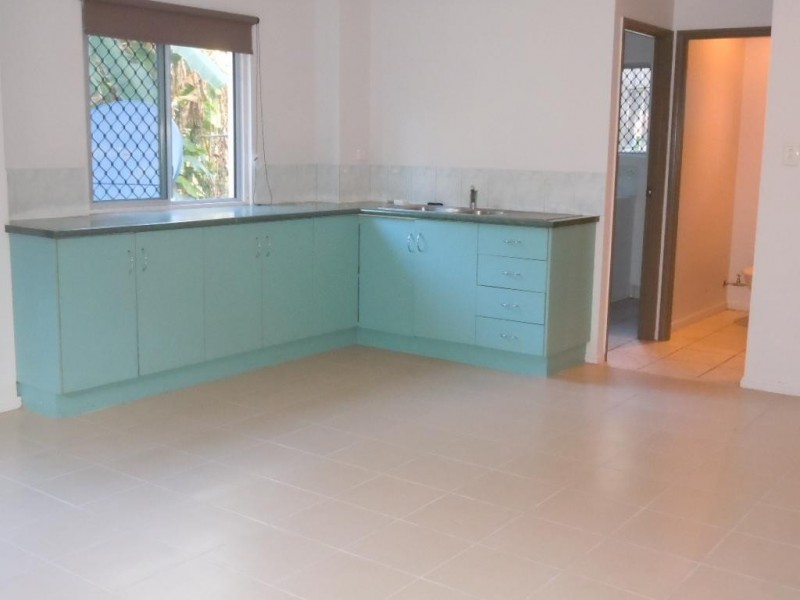 13 Slate Close, Brinsmead QLD 4870