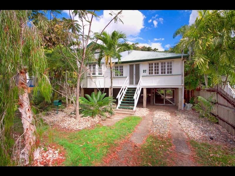 37 Cairns Street, Cairns North QLD 4870