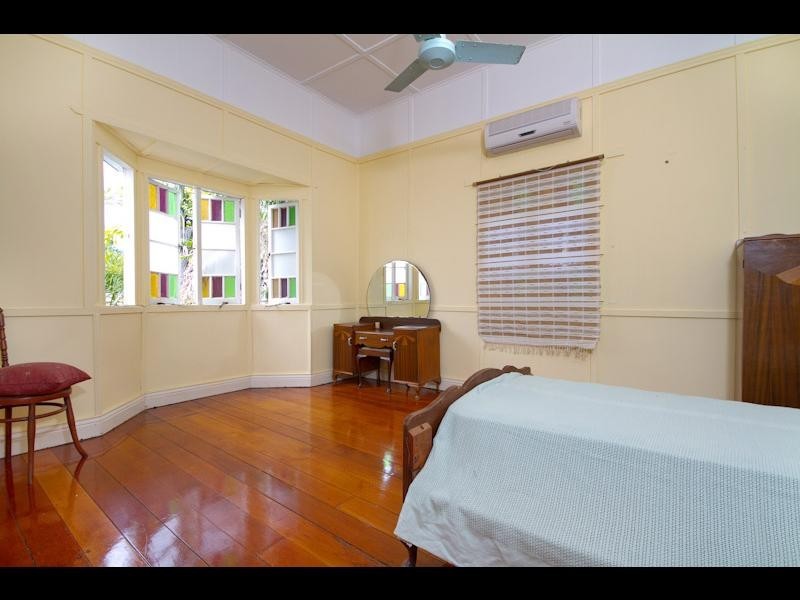 37 Cairns Street, Cairns North QLD 4870