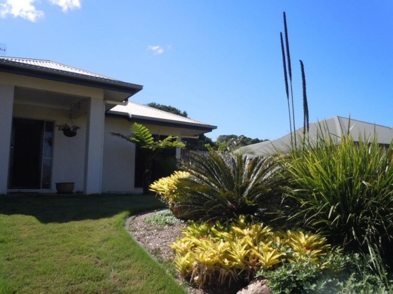 7 Tradewinds Close, Redlynch QLD 4870