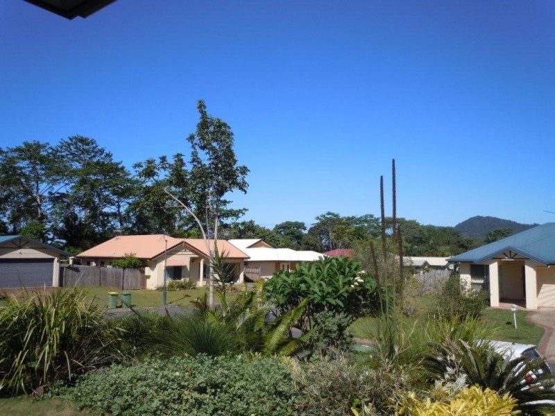 7 Tradewinds Close, Redlynch QLD 4870