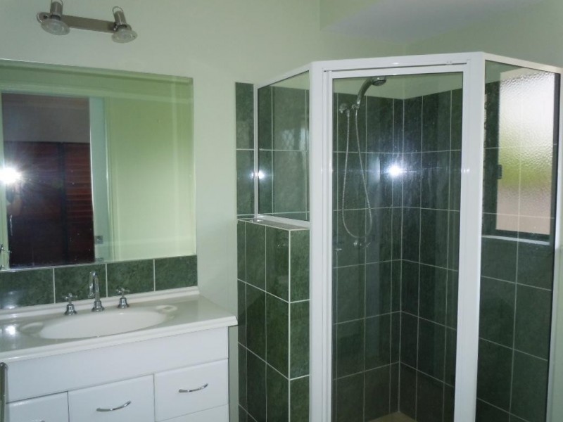 7 Tradewinds Close, Redlynch QLD 4870