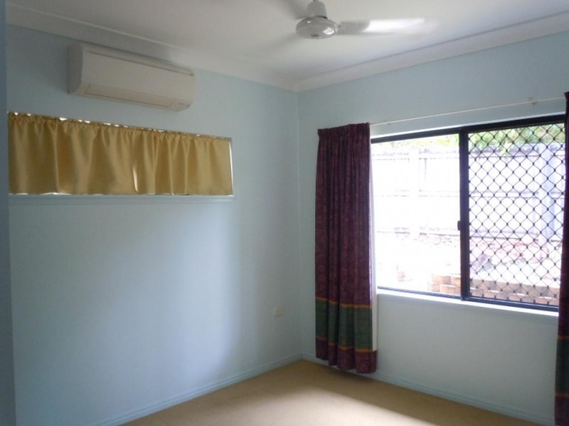 7 Tradewinds Close, Redlynch QLD 4870