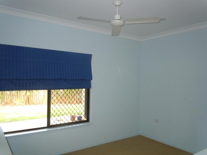 7 Tradewinds Close, Redlynch QLD 4870