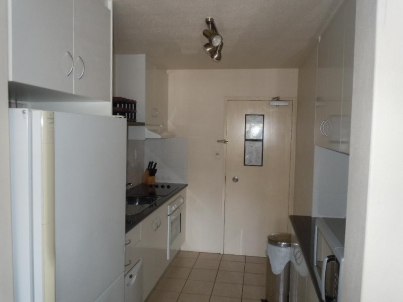 23/239 Lake Street, Cairns North QLD 4870