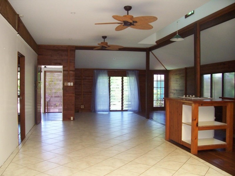 14 Acacia Street, Holloways Beach QLD 4878