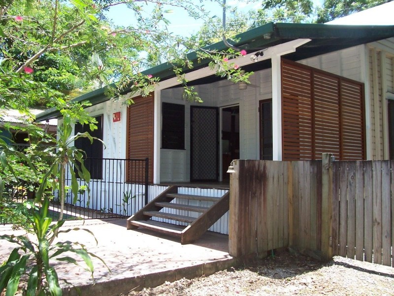 14 Acacia Street, Holloways Beach QLD 4878