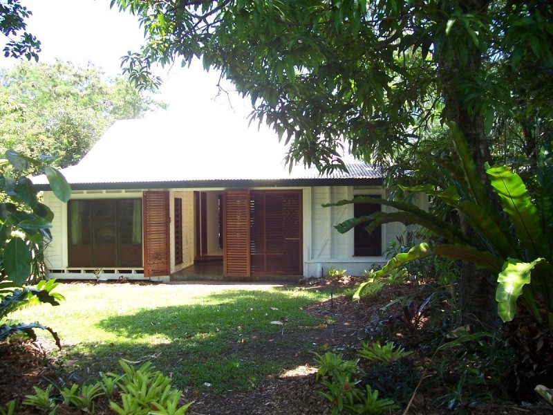 14 Acacia Street, Holloways Beach QLD 4878