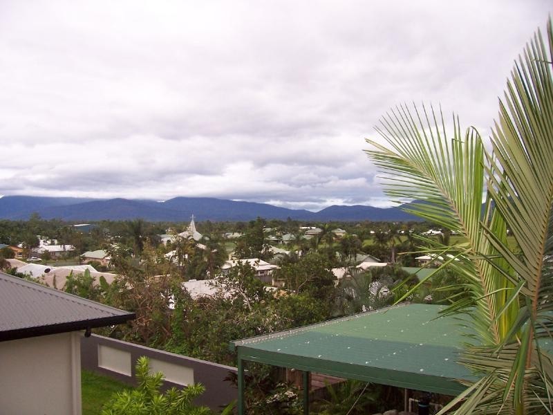 4 Ascendant Close ‘Bentley Park’, Cairns QLD 4870