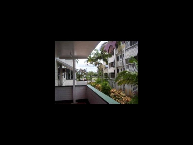 2/207 Abbott Street, Cairns QLD 4870