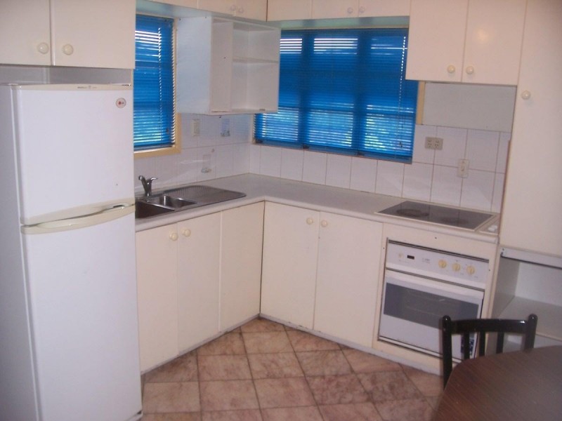 1/233 Aumuller Street, Westcourt QLD 4870