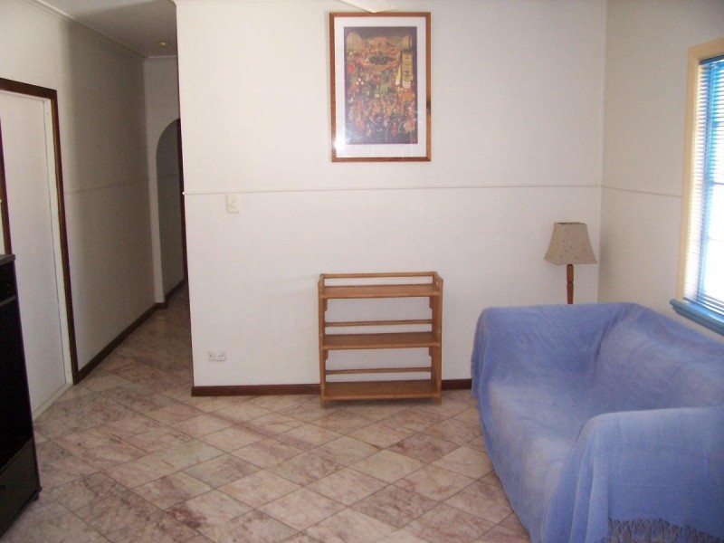 1/233 Aumuller Street, Westcourt QLD 4870