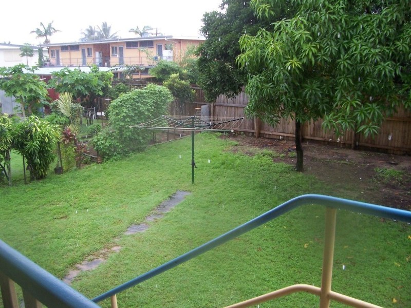 1/233 Aumuller Street, Westcourt QLD 4870