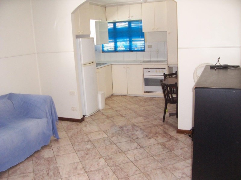 1/233 Aumuller Street, Westcourt QLD 4870