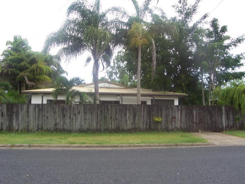 6 Bamboo Street, Holloways Beach QLD 4878