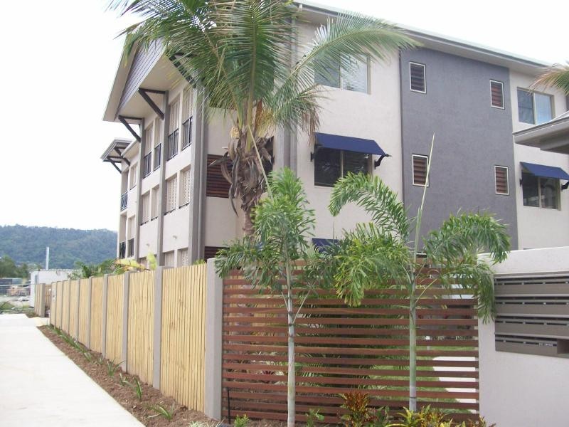 312/2-8 Centenary Close, Manoora QLD 4870